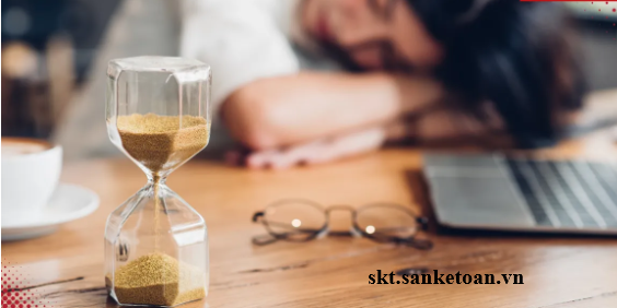 Chế độ nghỉ ngày đèn đỏ: 4 quy định chị em cần lưu ý