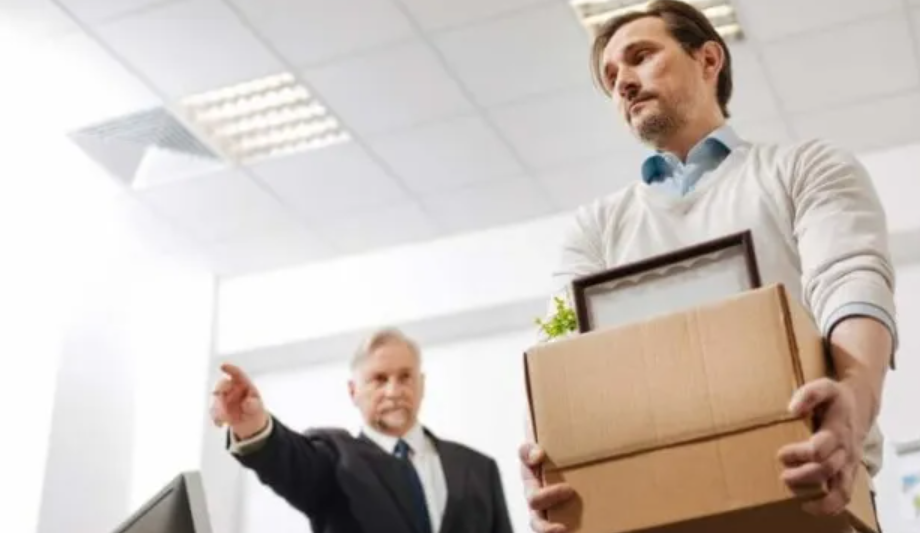 Người lao động cần làm gì khi công ty nợ lương?